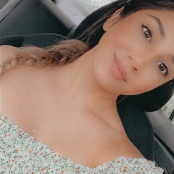 Meet your Posher, Simren - Picture 2 of 2